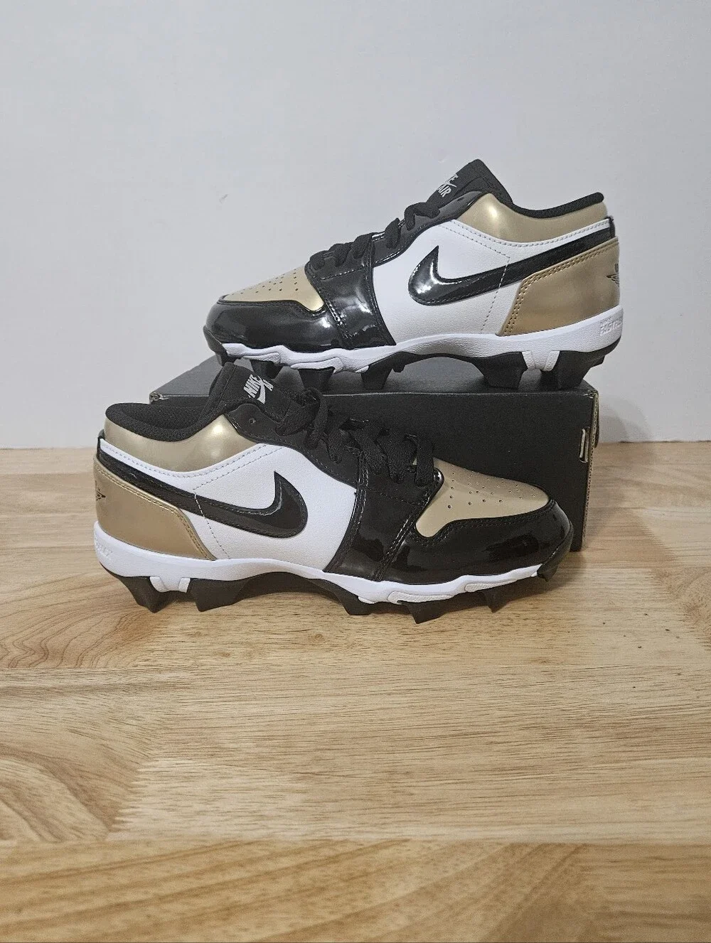 Nike Jordan 1 Low Cleat GS Patent Gold